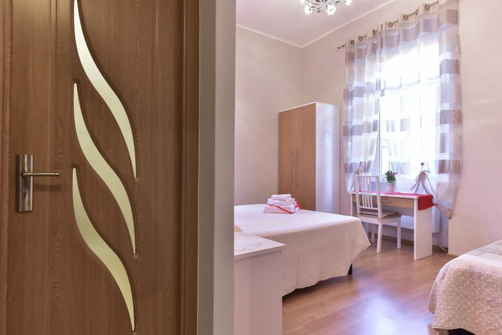 Claudia Suites Roma Esterno foto